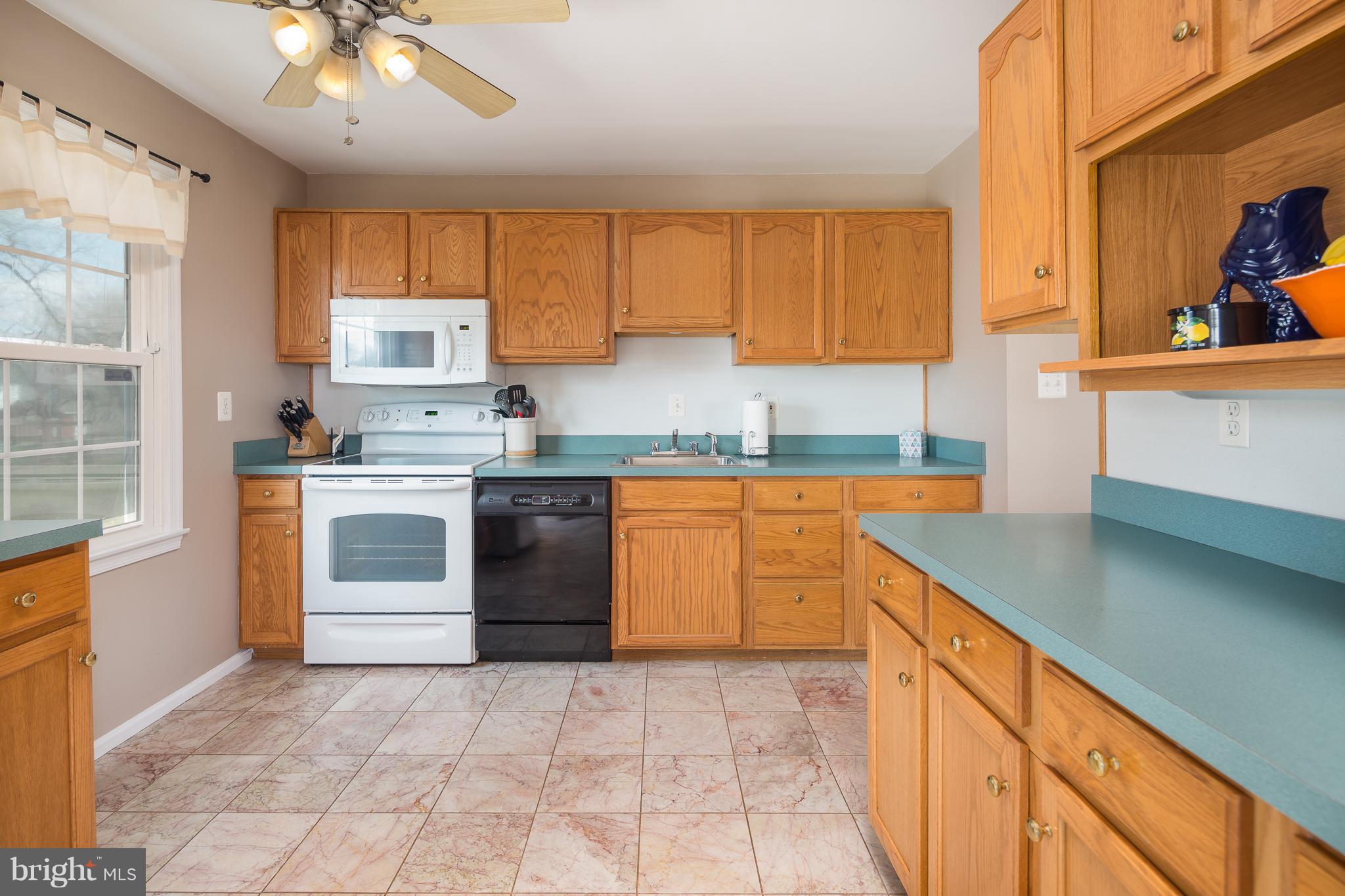 9705 Botsford Road Manassas, VA 20109 - Photo 7 of 22 Kitchen