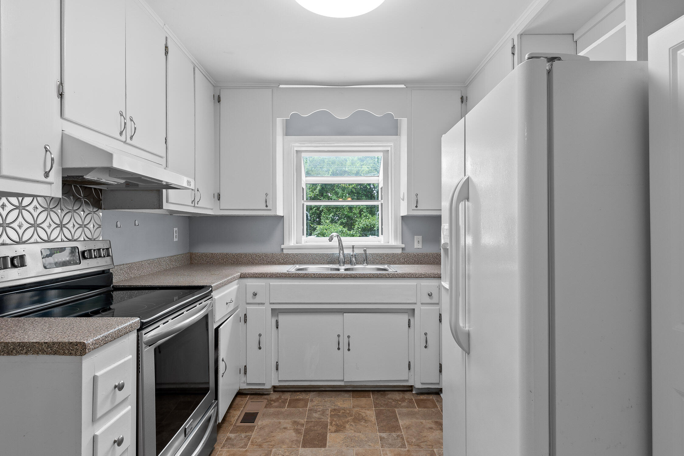 949 Signal Road Signal Mountain, TN 37377 - Photo 13 of 48 Signal-15