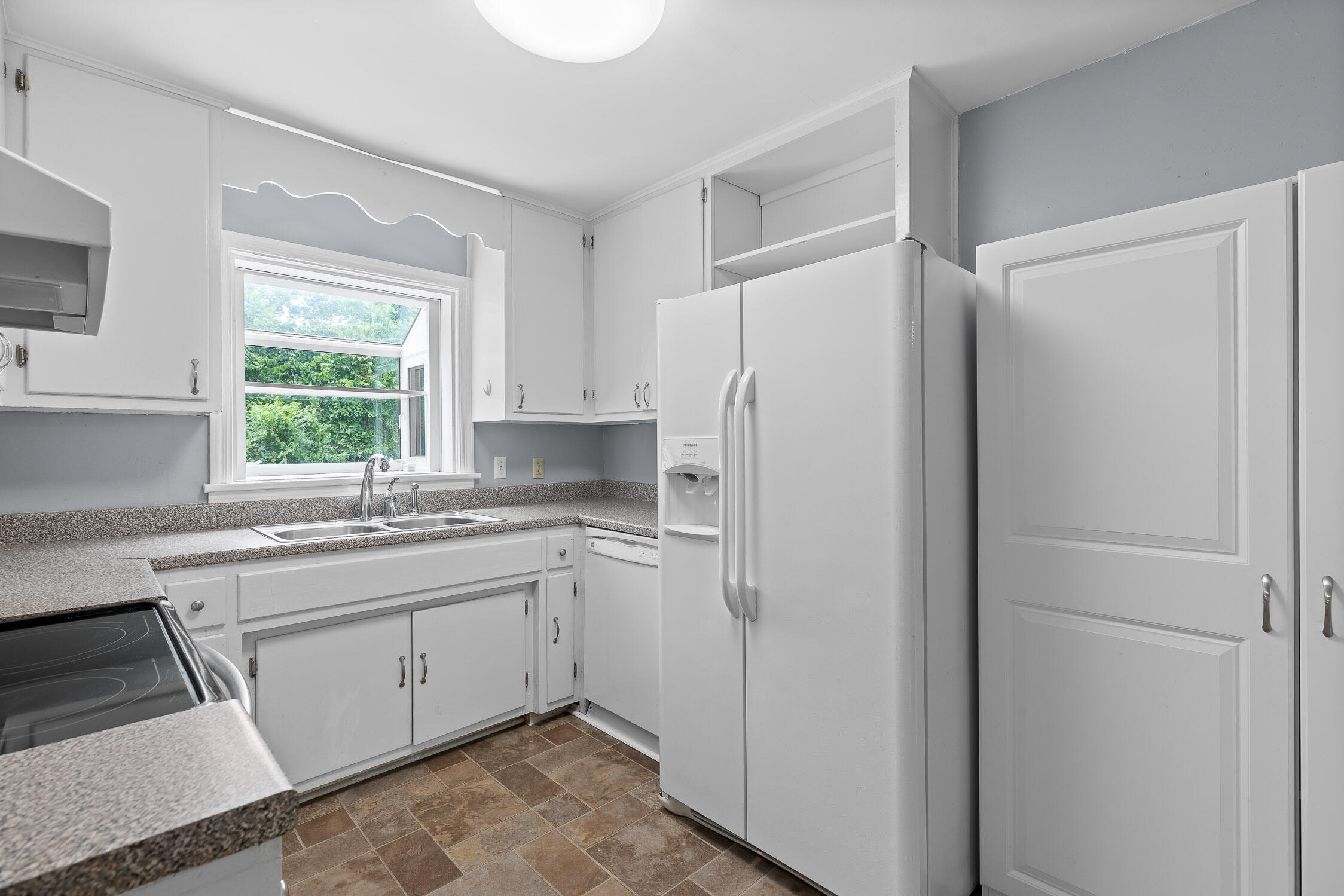 949 Signal Road Signal Mountain, TN 37377 - Photo 14 of 48 Signal-16