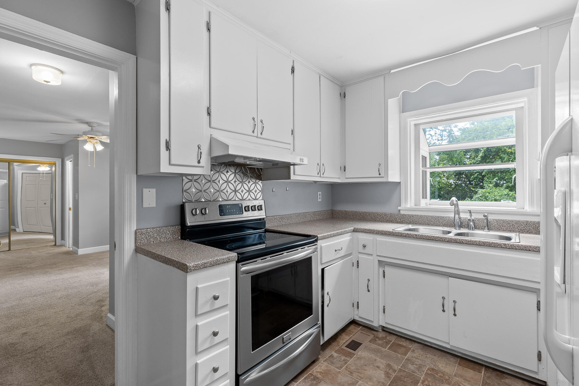 949 Signal Road Signal Mountain, TN 37377 - Photo 15 of 48 Signal-17