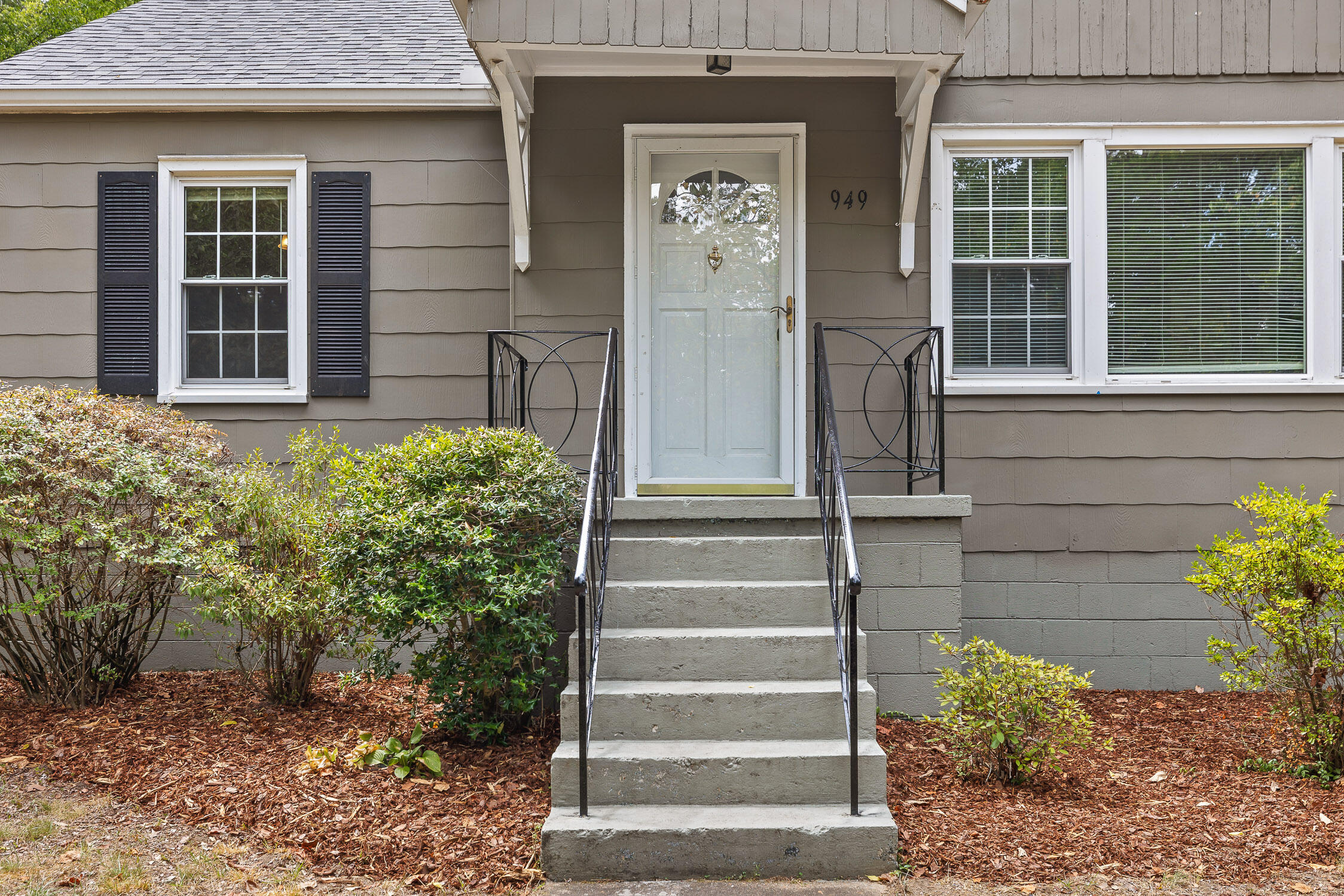 949 Signal Road Signal Mountain, TN 37377 - Photo 2 of 48 Signal-7