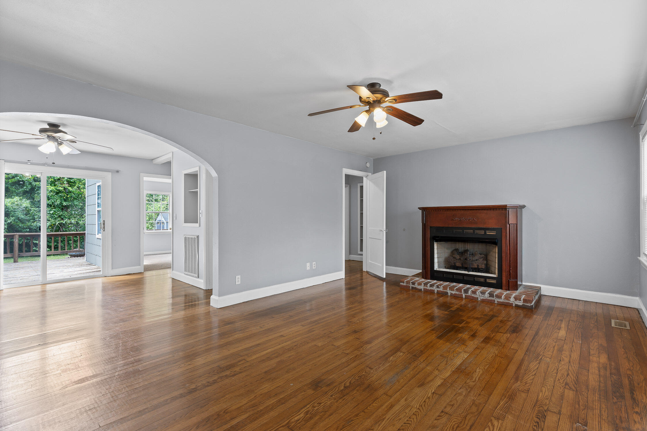 949 Signal Road Signal Mountain, TN 37377 - Photo 5 of 48 Signal-21