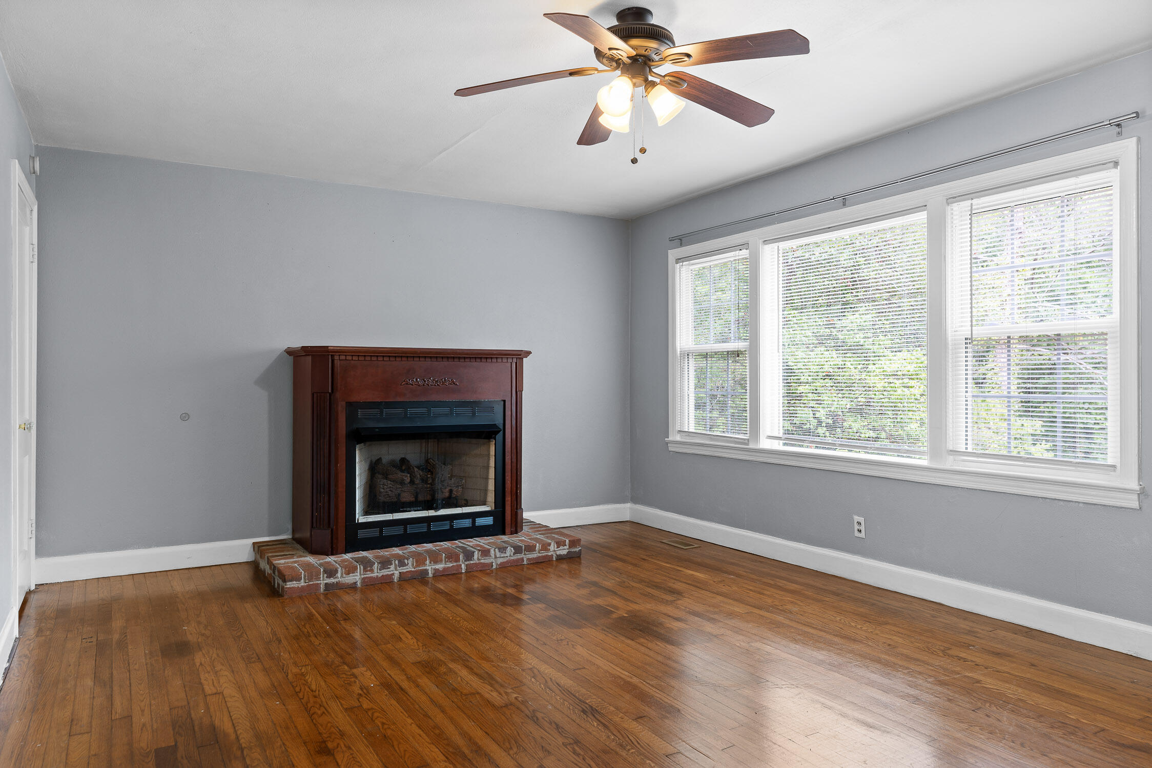 949 Signal Road Signal Mountain, TN 37377 - Photo 6 of 48 Signal-22