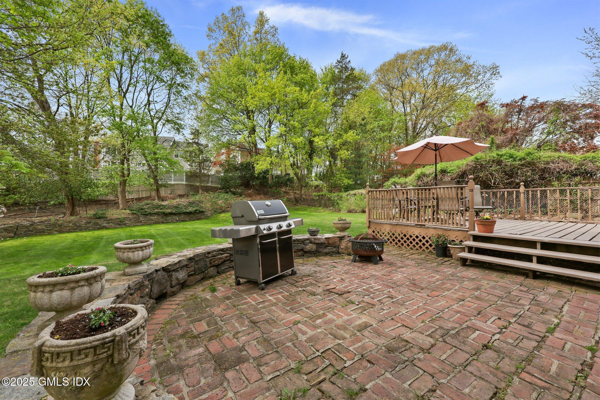 18 Mary Lane Riverside, CT 06878 - Photo 11 of 16 Patio