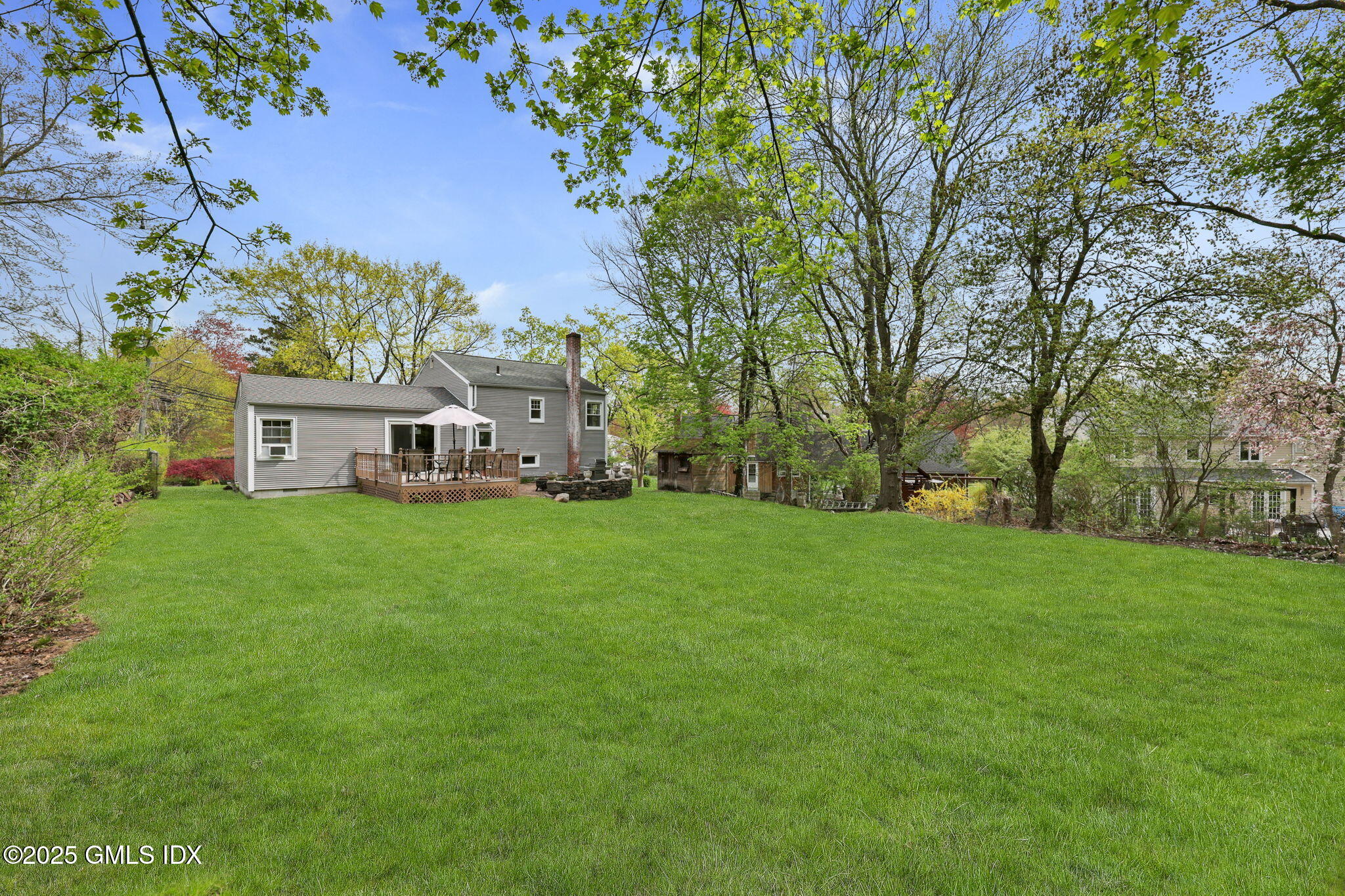 18 Mary Lane Riverside, CT 06878 - Photo 12 of 16 Lawn