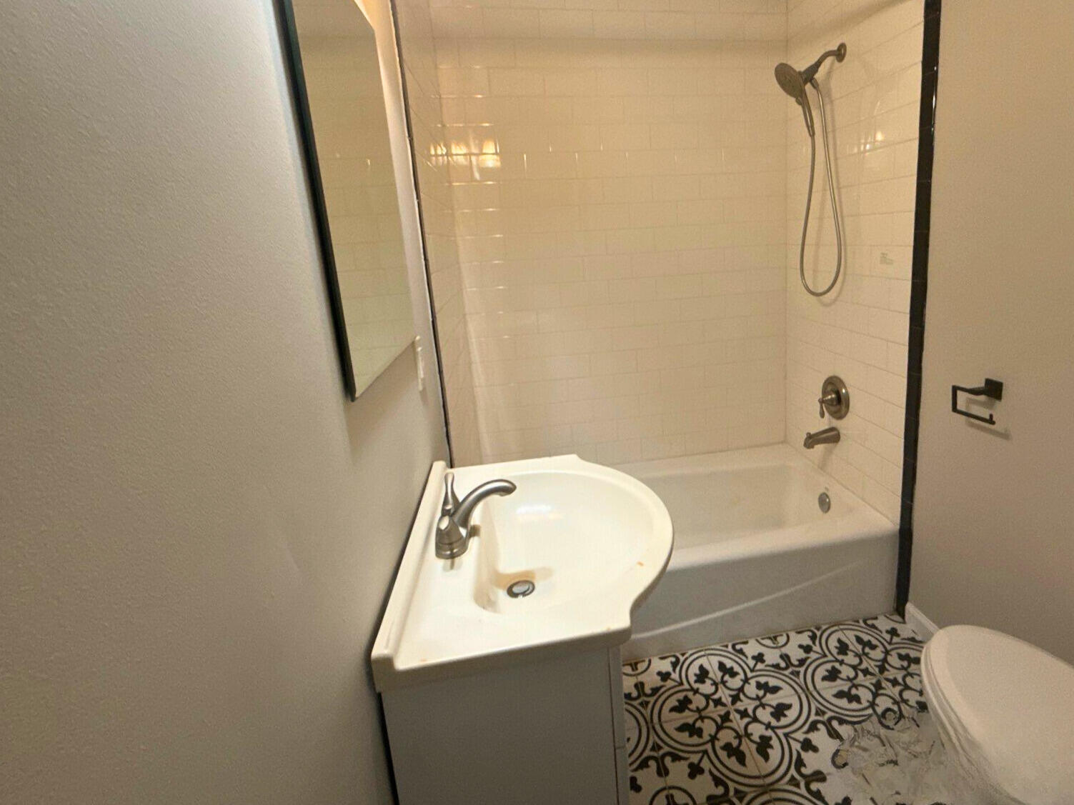 3361 Mcroberts Road Wallingford, KY 41093 - Photo 8 of 13 Bathroom 2