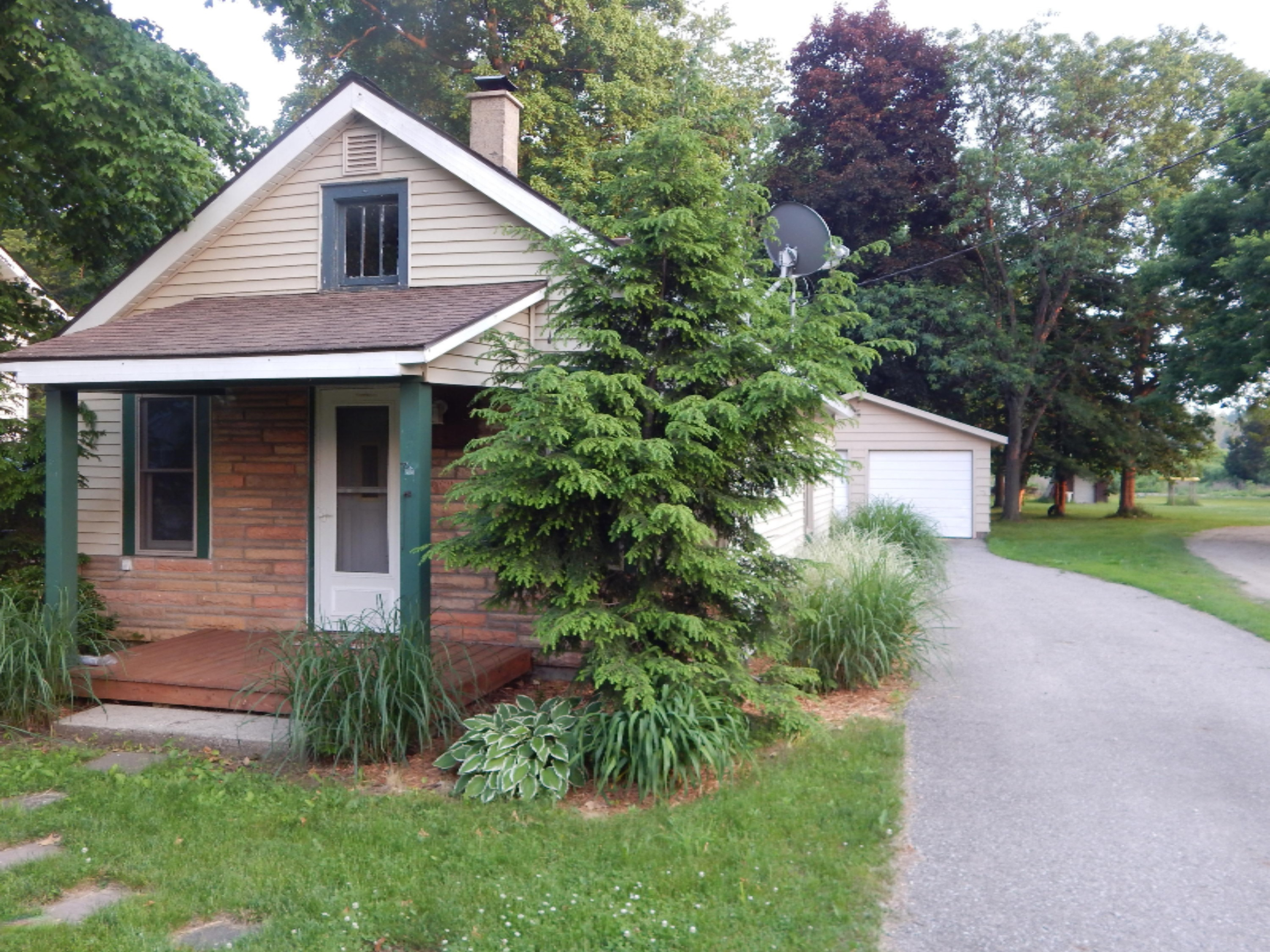 960 Bowes Road Lowell, MI 49331 - Photo 2 of 16 DSCN2285