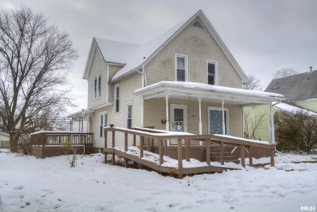 $69,900 | 509 East Calhoun Street, Macomb, IL 61455