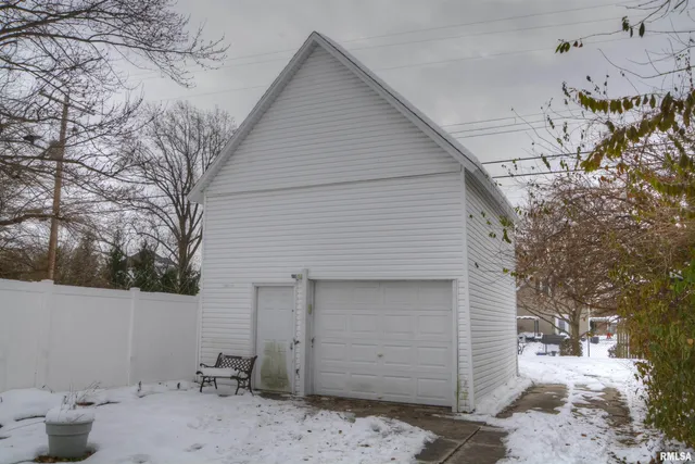 $69,900 | 509 East Calhoun Street, Macomb, IL 61455