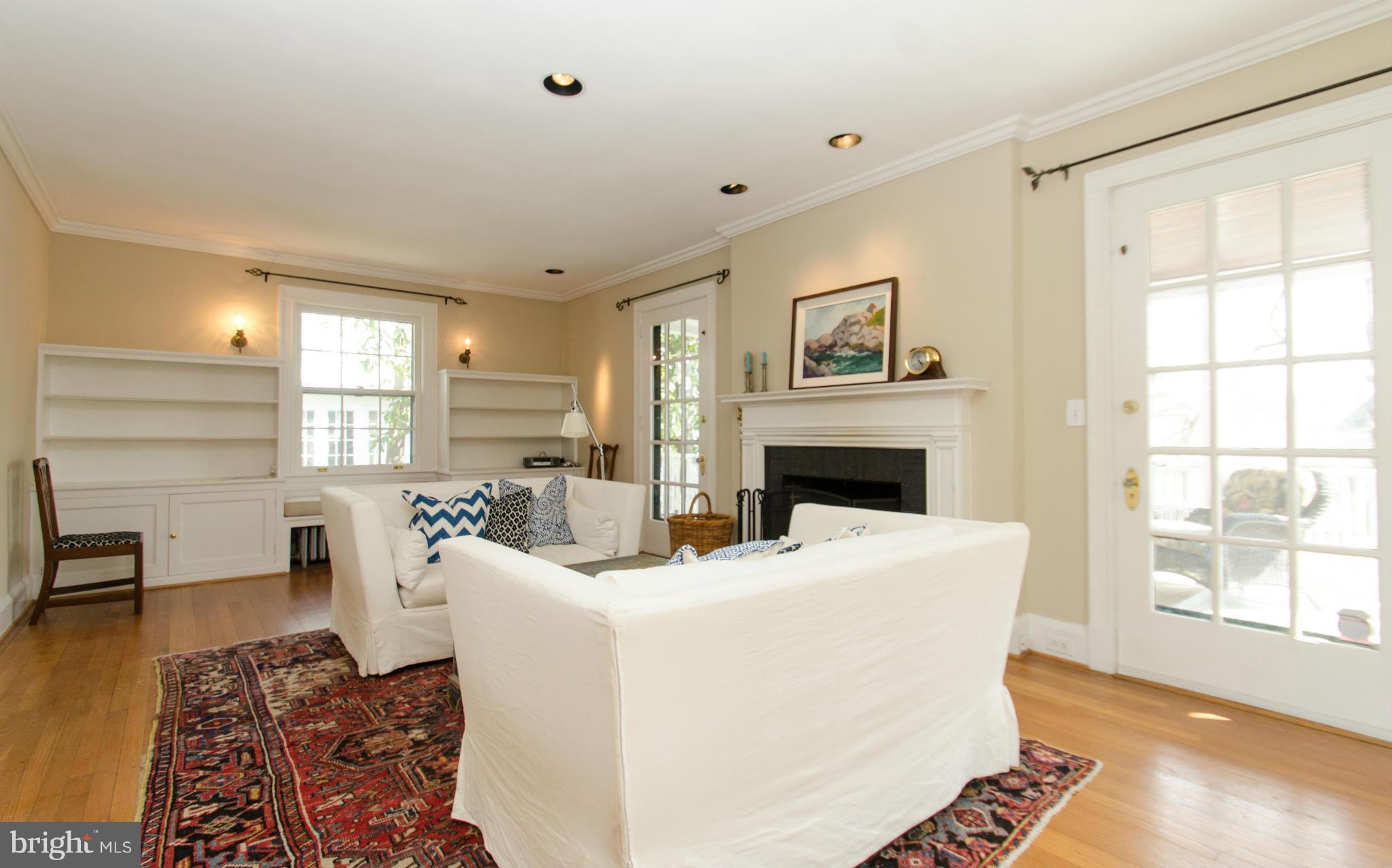 312 Tunbridge Road Baltimore, MD 21212 - Photo 7 of 30 Living Room