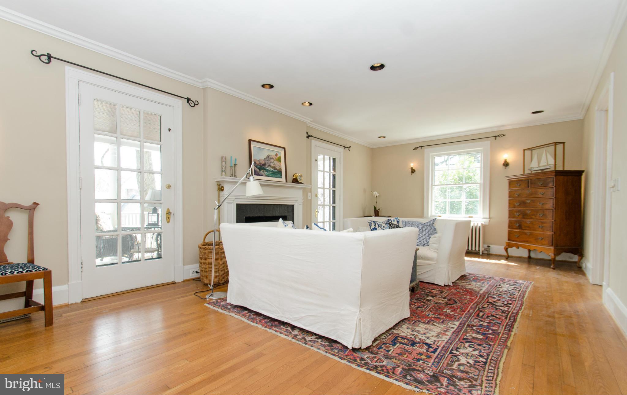 312 Tunbridge Road Baltimore, MD 21212 - Photo 8 of 30 Living Room