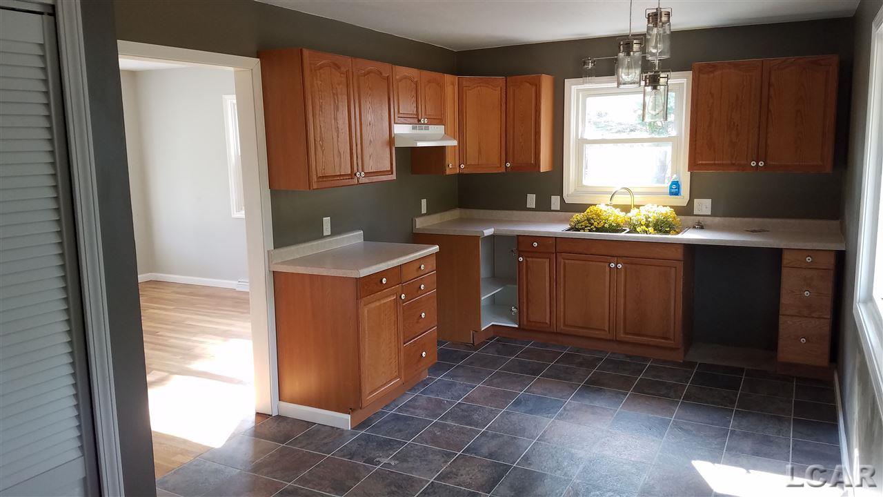 3712 Sharp Road Adrian, MI 49221 - Photo 6 of 24 31331074-5.JPG