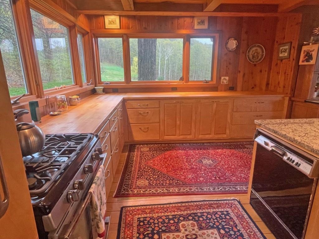 1605 Kingdom Road Vershire, VT 05079 - Photo 10 of 36