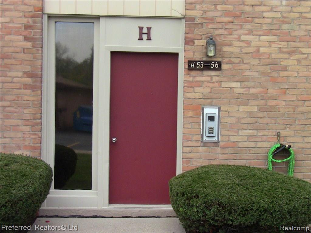 1199 Sheldon Road, Unit H 53 Plymouth, MI 48170 - Photo 9 of 14 IMG_5633.JPG