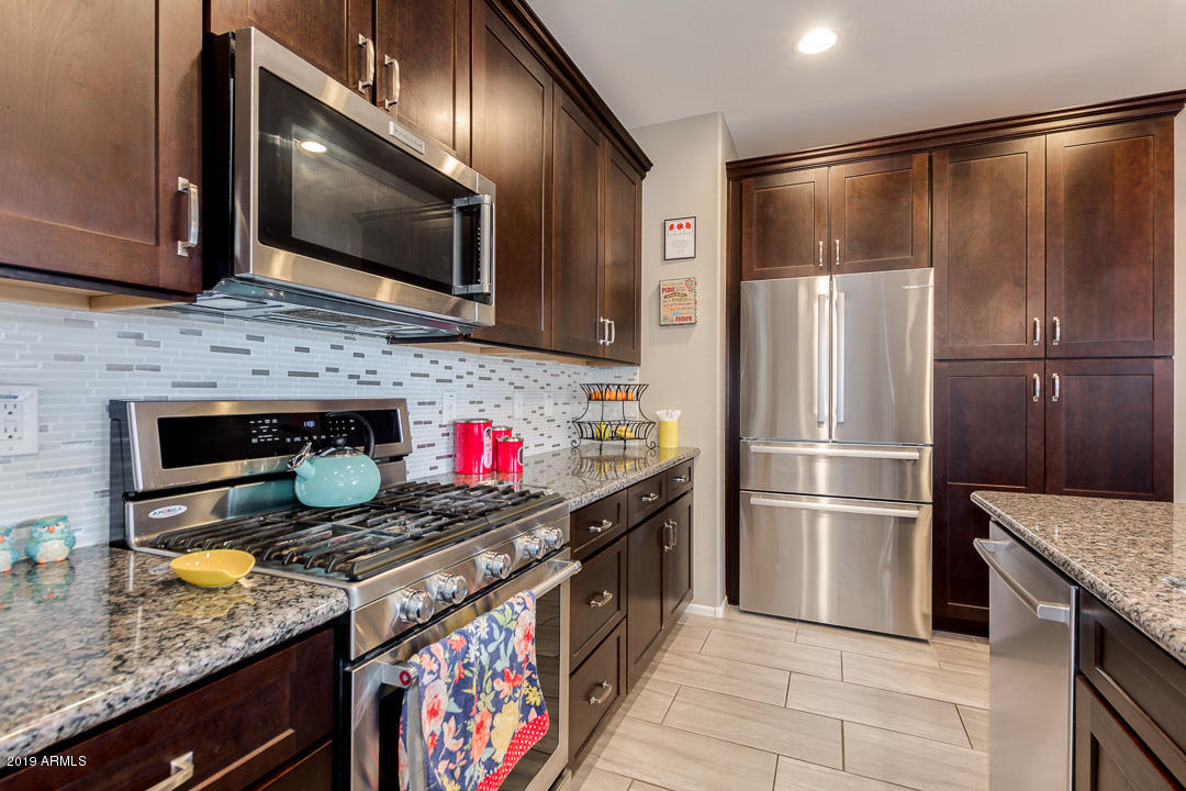 12028 West Rowel Road Peoria, AZ 85383 - Photo 14 of 37 14-Rowel