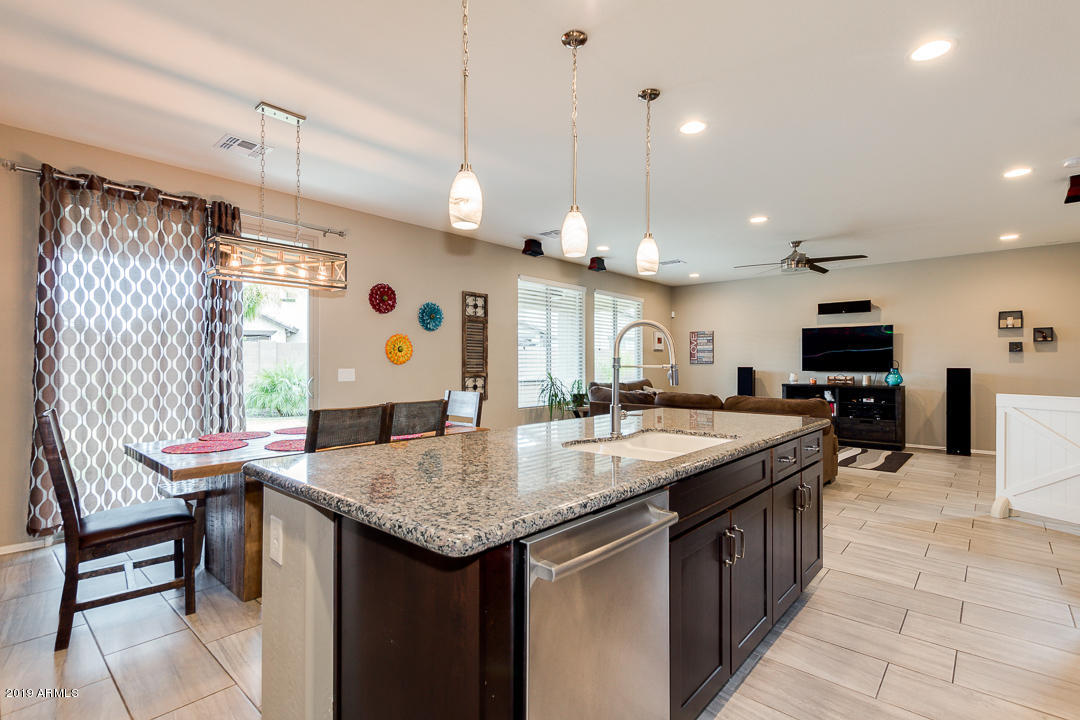 12028 West Rowel Road Peoria, AZ 85383 - Photo 15 of 37 15-Rowel