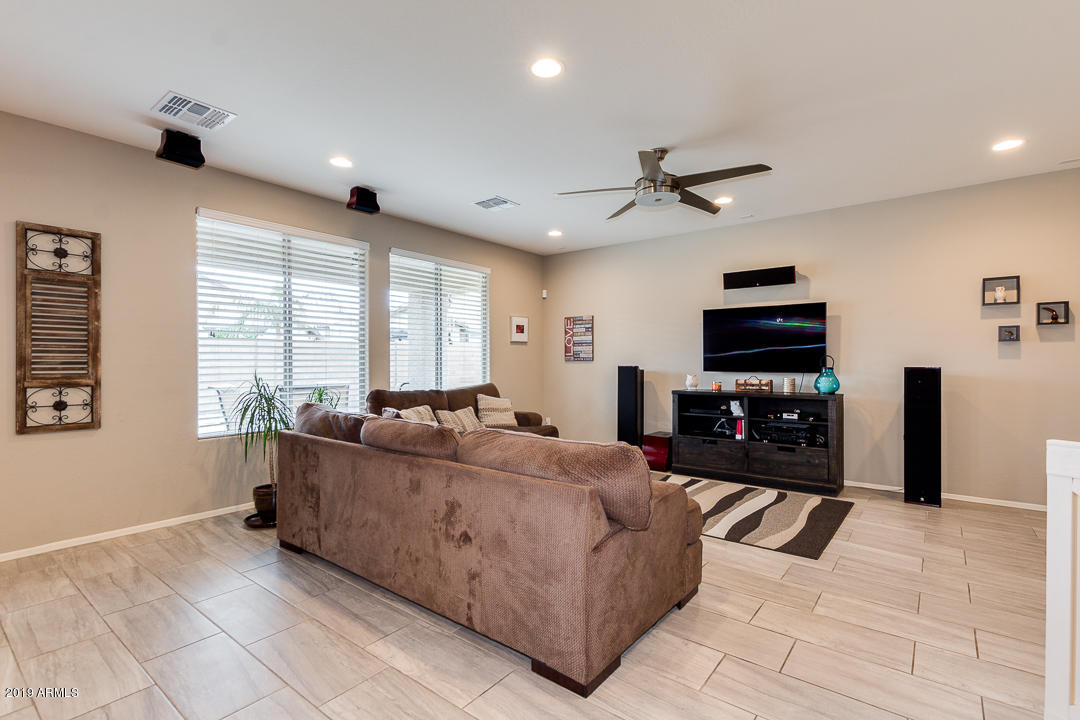 12028 West Rowel Road Peoria, AZ 85383 - Photo 5 of 37 05-Rowel