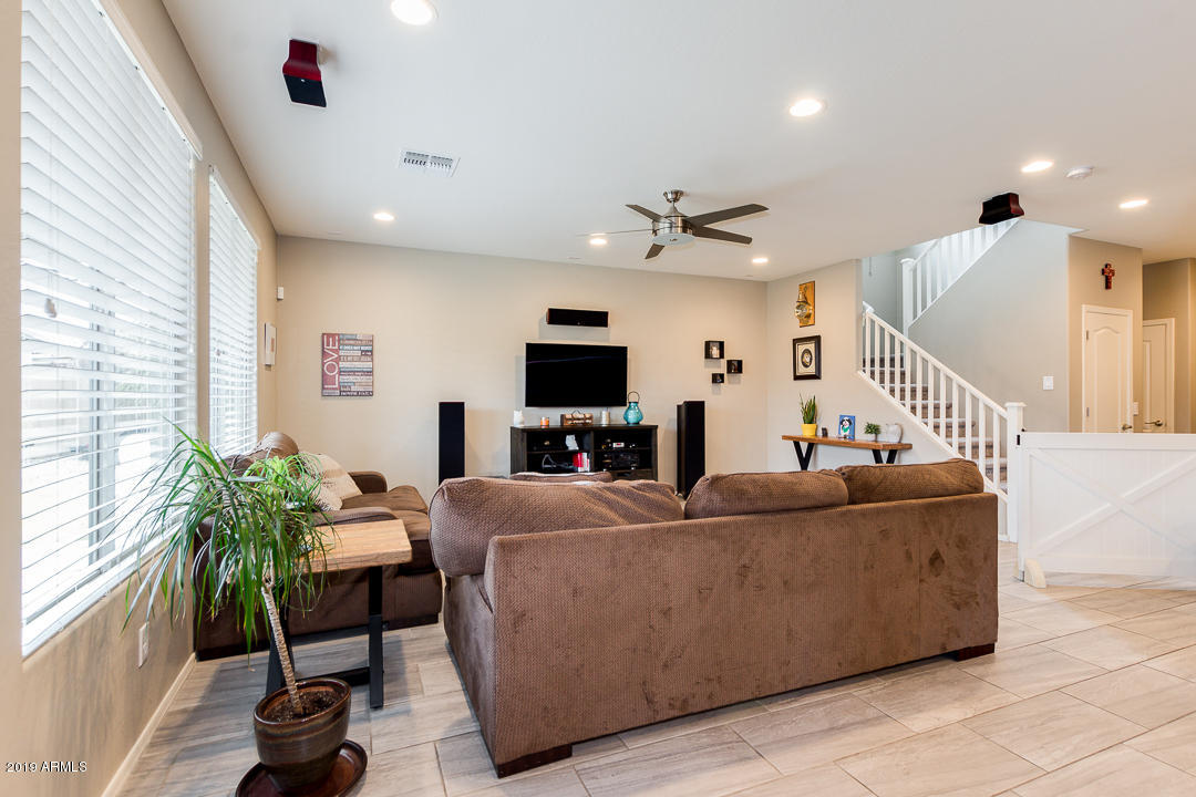 12028 West Rowel Road Peoria, AZ 85383 - Photo 6 of 37 06-Rowel