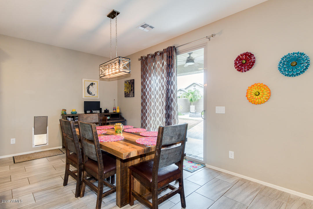 12028 West Rowel Road Peoria, AZ 85383 - Photo 8 of 37 08-Rowel
