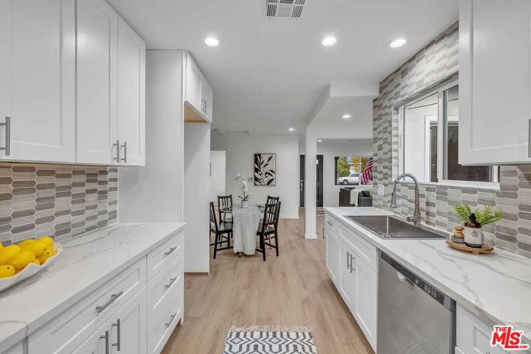 8779 Rincon Avenue Sun Valley, CA 91352 - Photo 8 of 25 Gallery Image 8