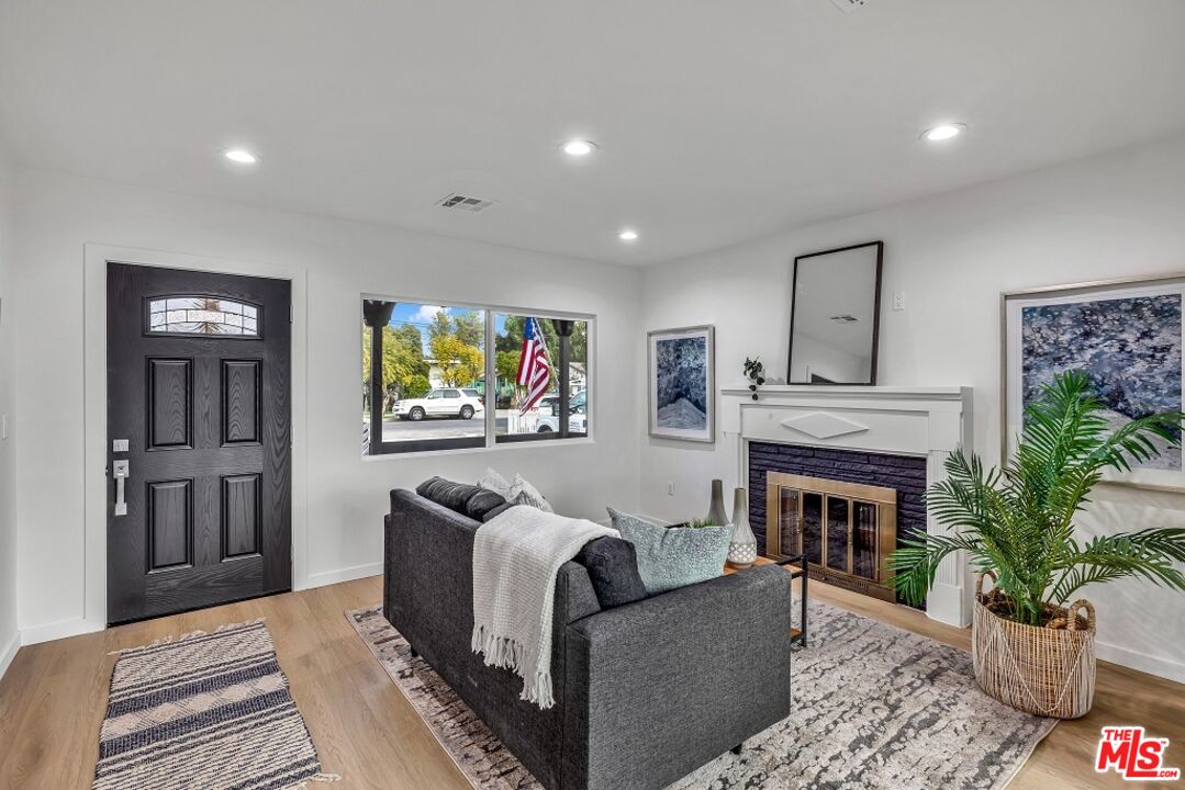 8779 Rincon Avenue Sun Valley, CA 91352 - Photo 10 of 25 Gallery Image 10