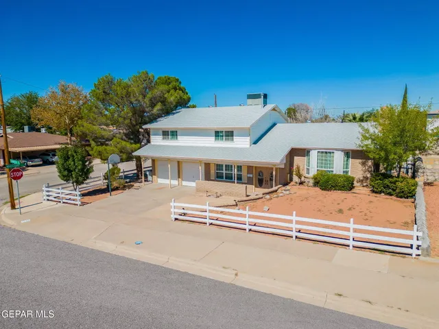 front view of house with a yard