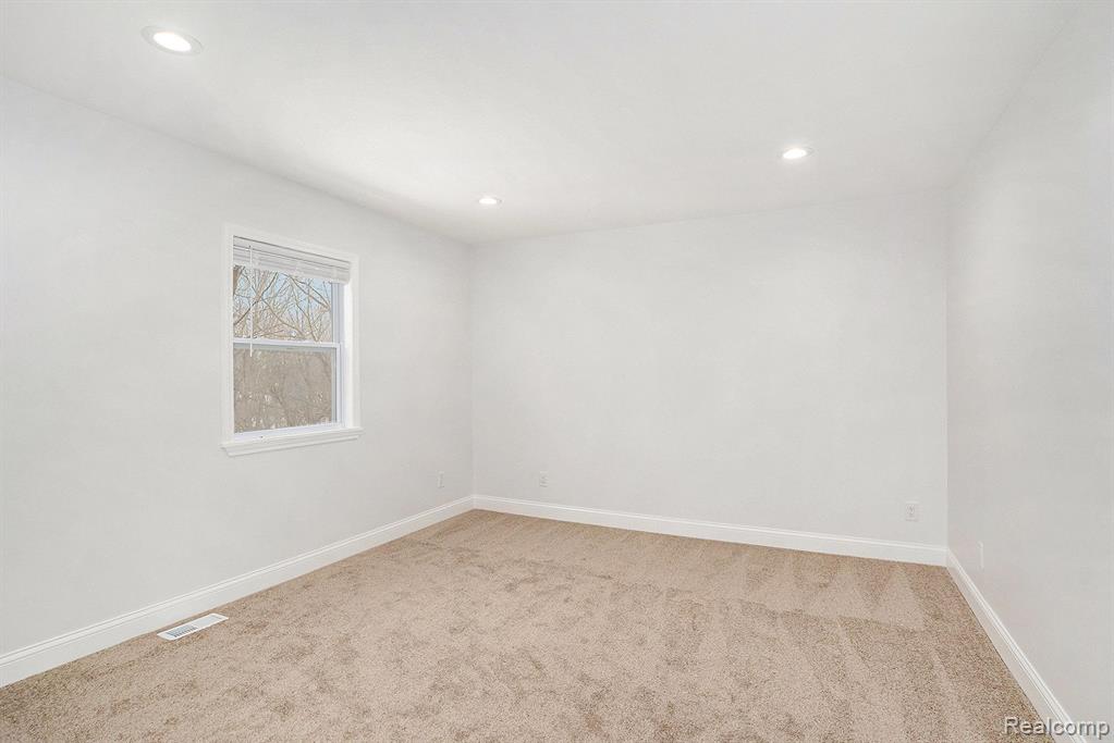 2714 North Lapeer Road Lapeer, MI 48446 - Photo 20 of 29 Gallery Image 20