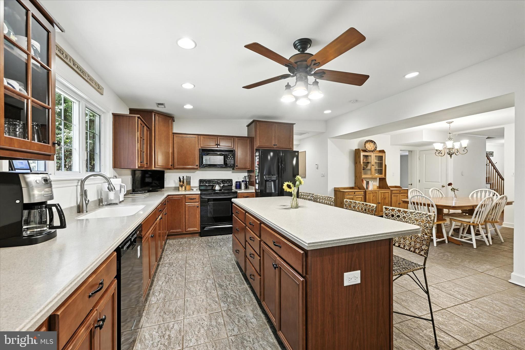 9108 Satyr Hill Road Baltimore, MD 21234 - Photo 14 of 71 Kitchen w/island seating