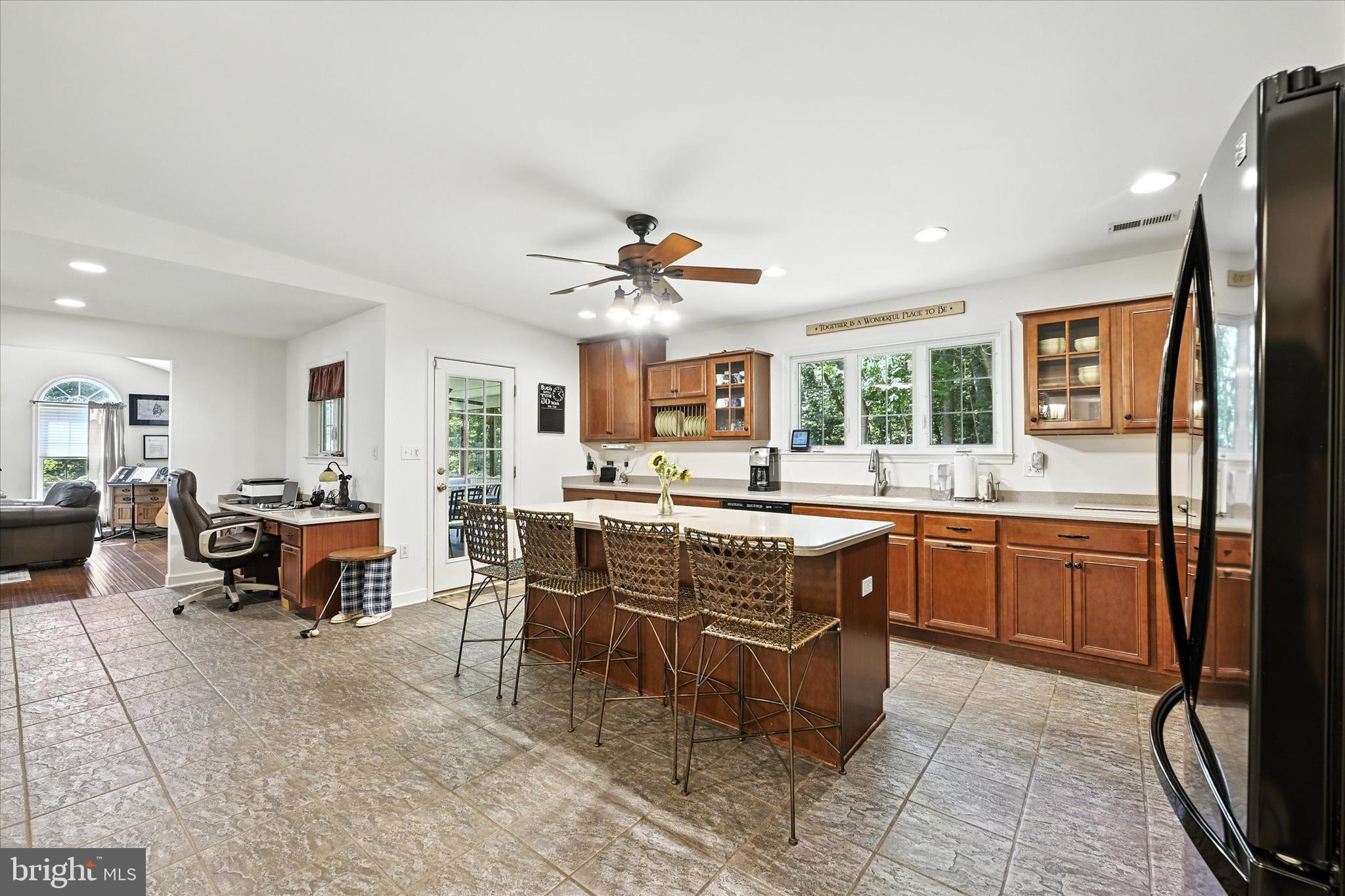 9108 Satyr Hill Road Baltimore, MD 21234 - Photo 20 of 71 Desk area off of the kitchen