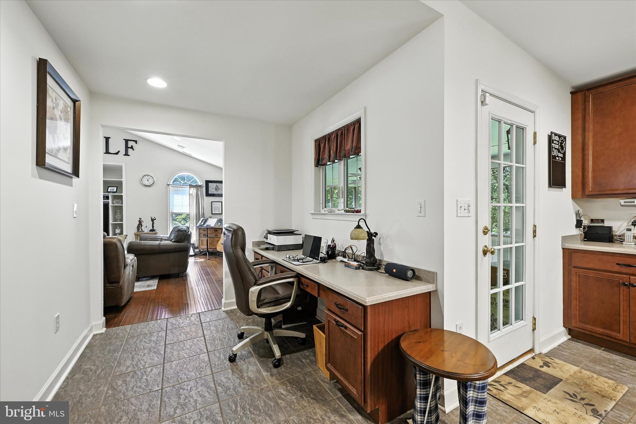 9108 Satyr Hill Road Baltimore, MD 21234 - Photo 21 of 71 Desk Area
