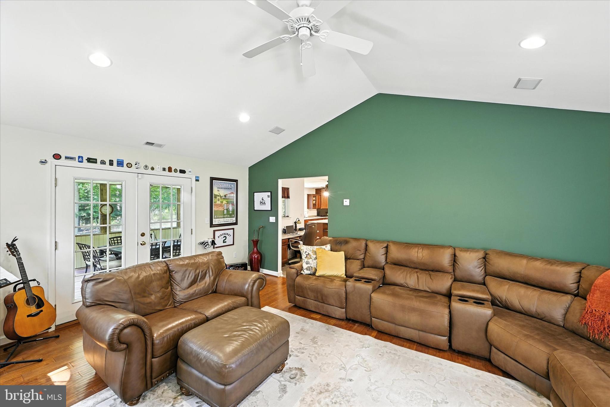 9108 Satyr Hill Road Baltimore, MD 21234 - Photo 23 of 71 Great Room