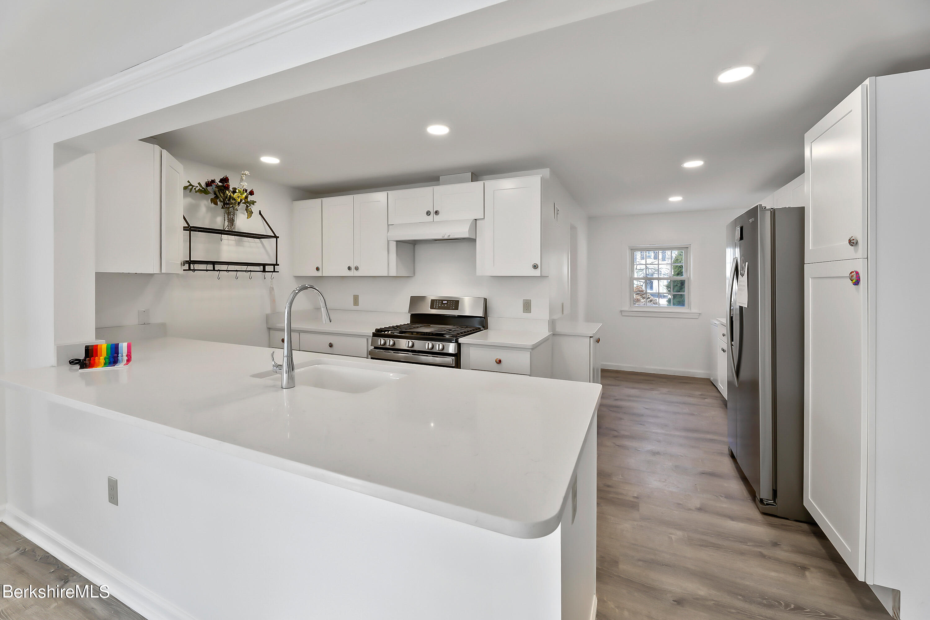 267 Holmes Road Pittsfield, MA 01201 - Photo 11 of 47 11-Kitchen