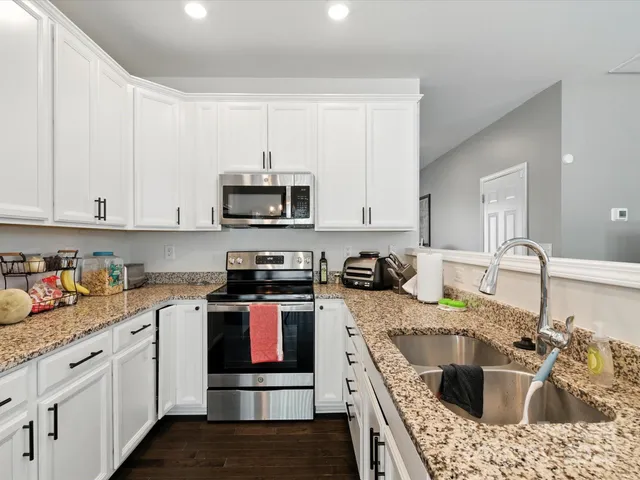 $299,995 | 9333 Grand Valley Drive, Charlotte, NC 28213