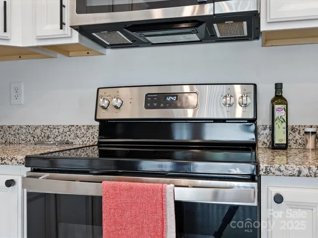 $299,995 | 9333 Grand Valley Drive, Charlotte, NC 28213