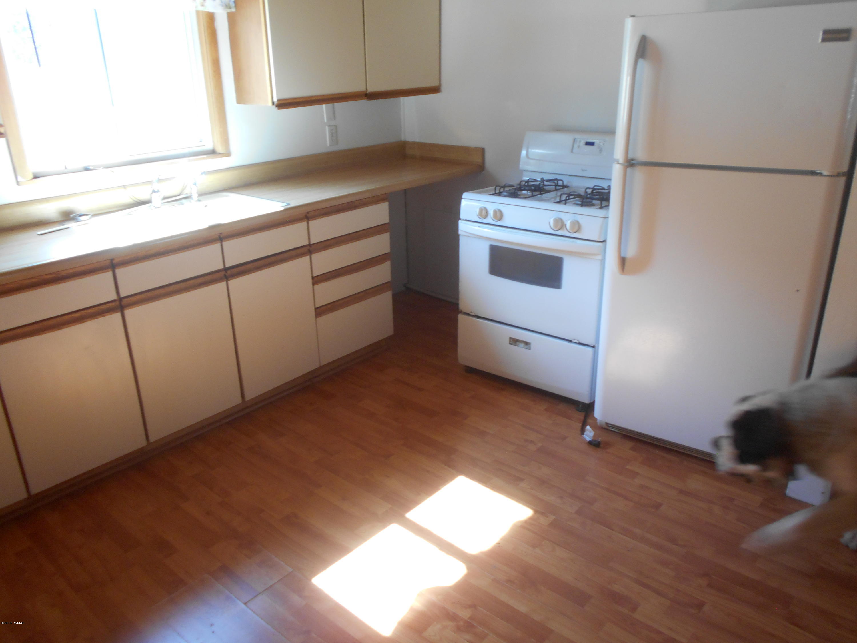 880 West Stratton Show Low, AZ 85901 - Photo 6 of 9