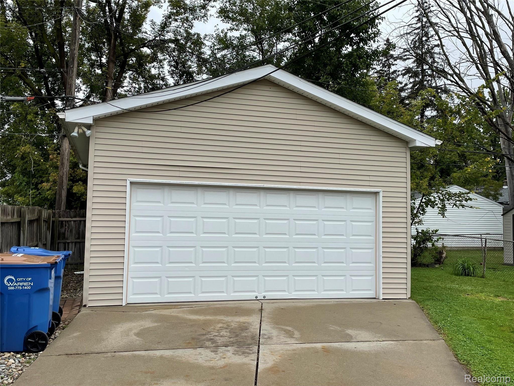 4143 Stephens Road Warren, MI 48091 - Photo 3 of 16 ACF9851D-806D-4880-B552-F12DB1A15869.jpeg