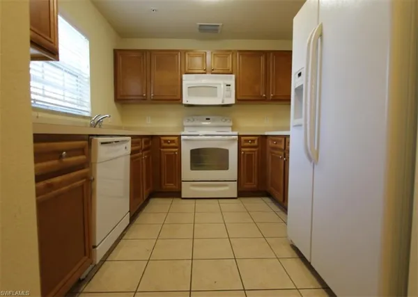 $2,350 | 9051 Gervais Circle, Unit 1503, Naples, FL 34120