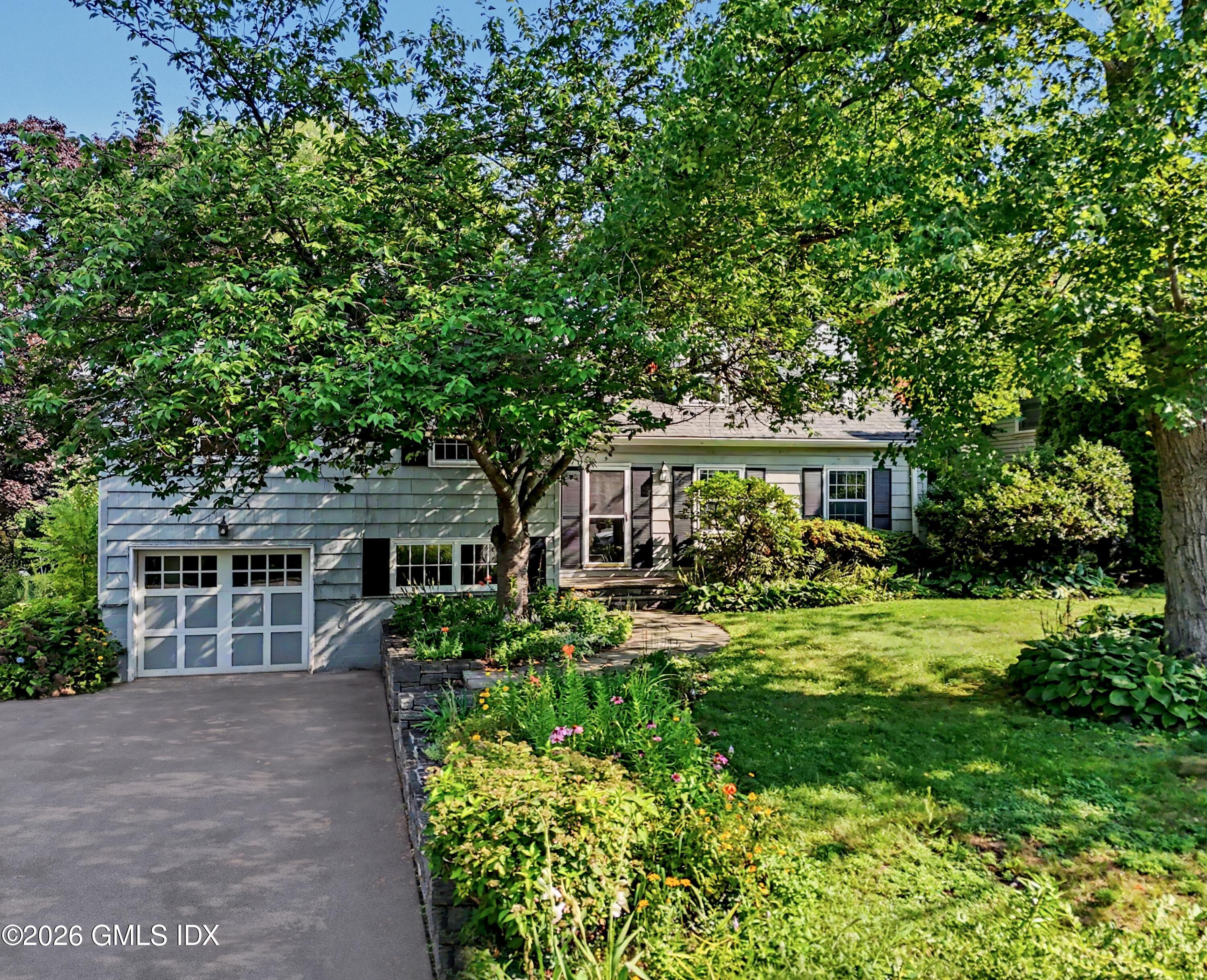 5 Bayside Terrace Riverside, CT 06878 - Photo 3 of 24 3_dr_e_cropped