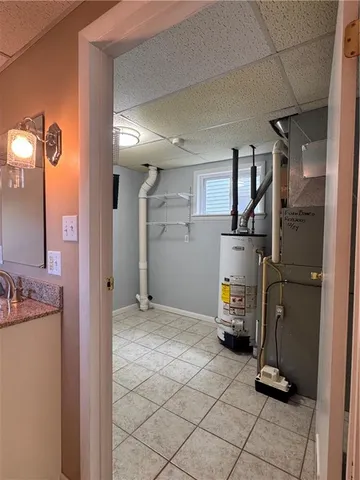 a view of utility room