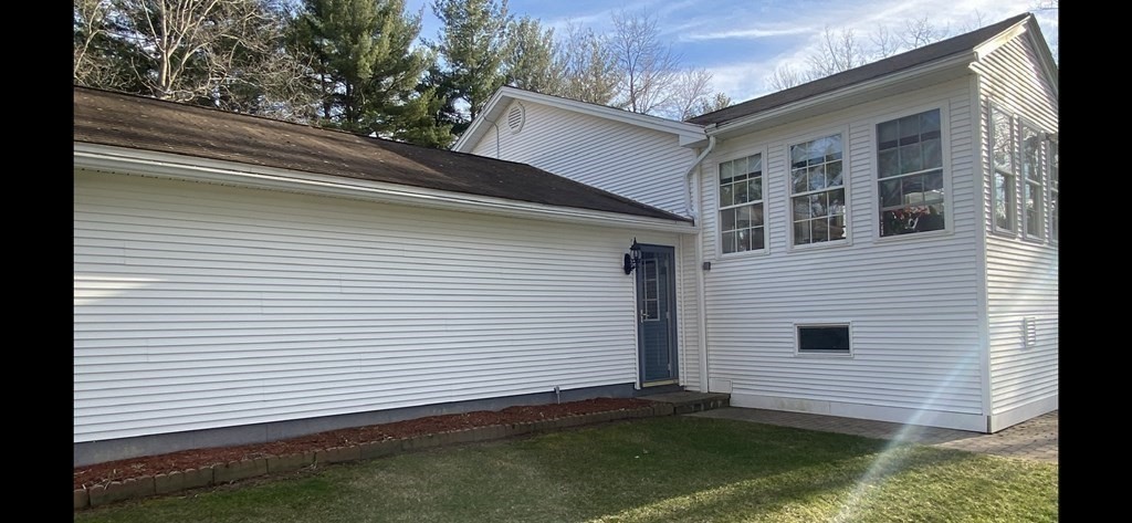 6 Whitney Street Gardner, MA 01440 - Photo 8 of 35