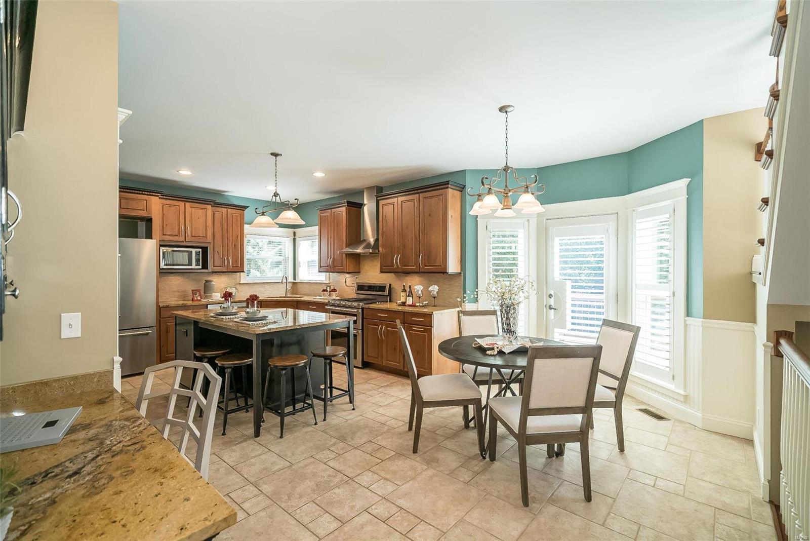 1280 Arbor Bluff Circle Ballwin, MO 63021 - Photo 12 of 60