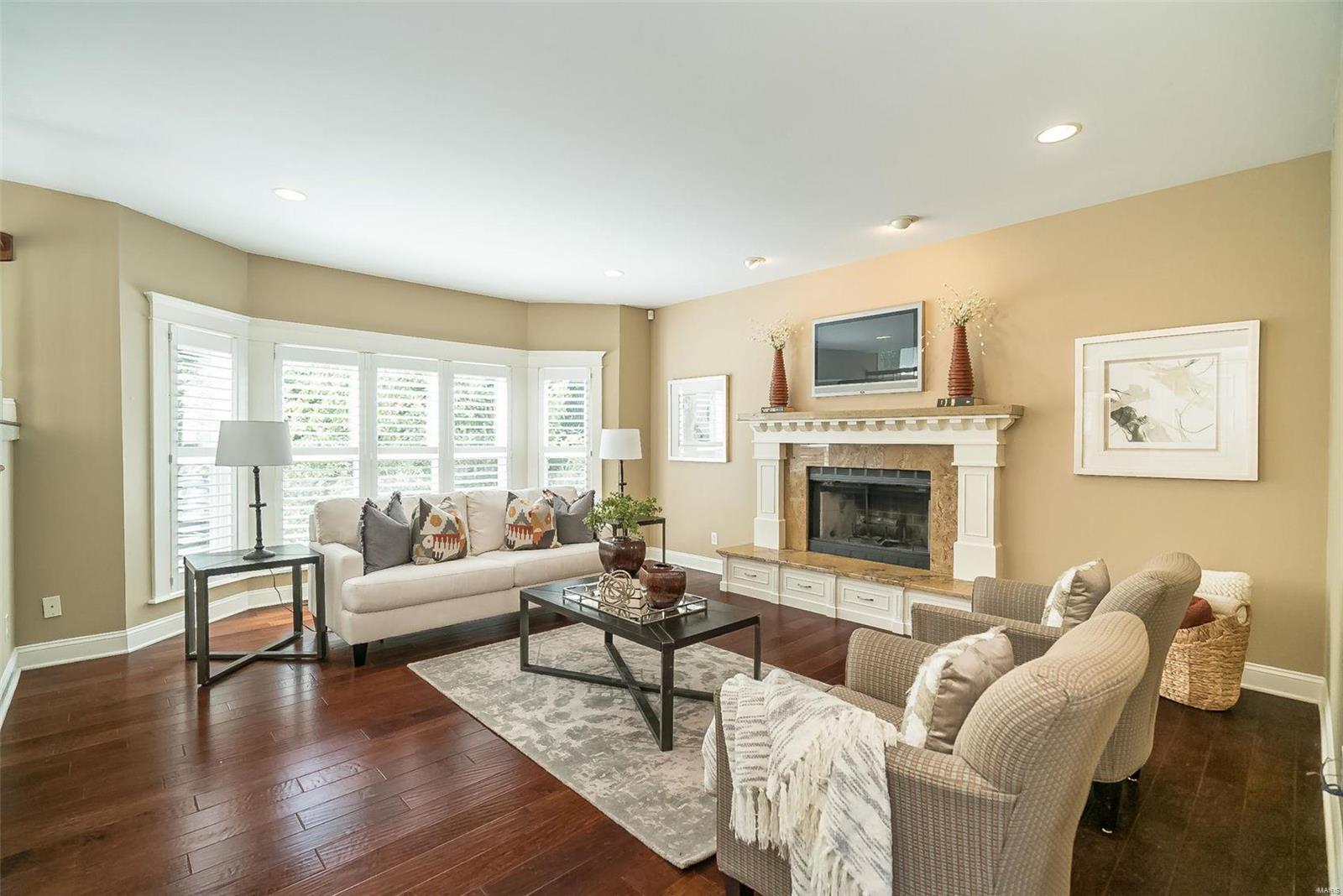 1280 Arbor Bluff Circle Ballwin, MO 63021 - Photo 8 of 60