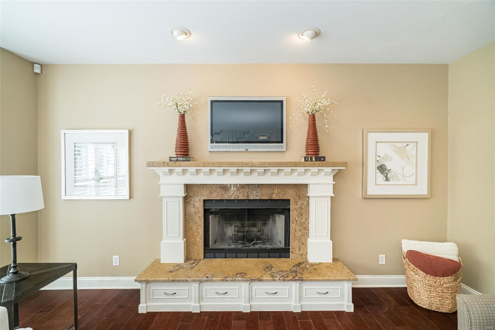 1280 Arbor Bluff Circle Ballwin, MO 63021 - Photo 9 of 60