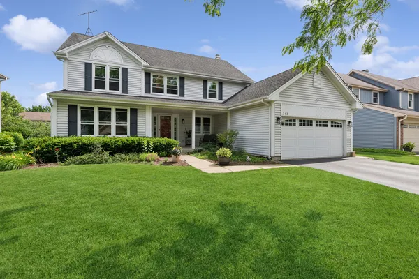 $699,900 | 313 Richmond Lane, Vernon Hills, IL 60061