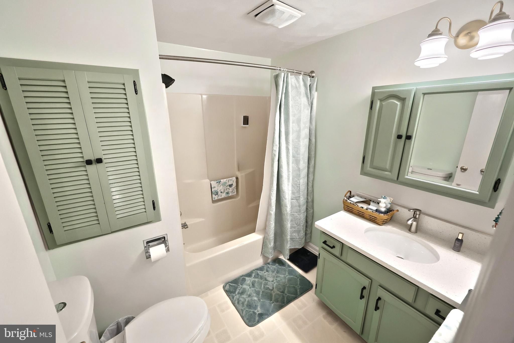 413 Weldon Drive, Unit 413 York, PA 17404 - Photo 16 of 32