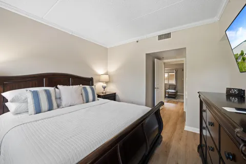 $127,500 | 335 Wrigley Drive, Unit 410, Lake Geneva, WI 53147
