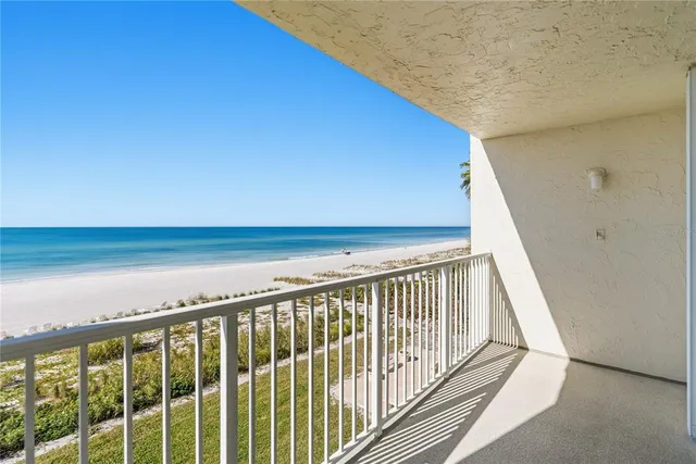 $830,000 | 4485 Gulf Of Mexico Drive, Unit 402, Longboat Key, FL 34228