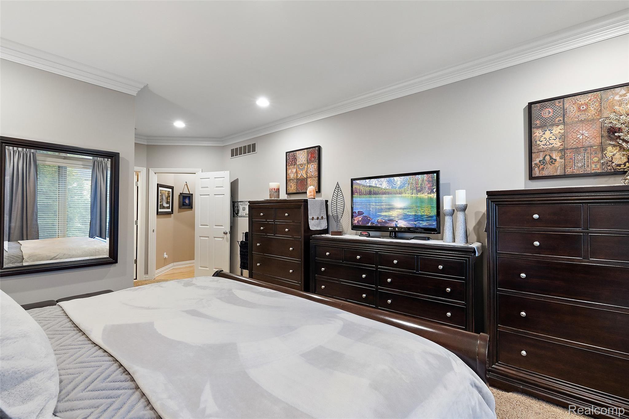 50646 Nesting Ridge Drive Macomb, MI 48044 - Photo 20 of 48 50646 Nesting Ridge-30.jpg