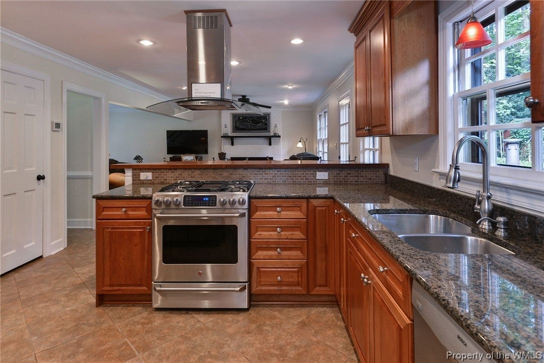 104 Holman Road Williamsburg, VA 23185 - Photo 12 of 34 Gallery Image 12