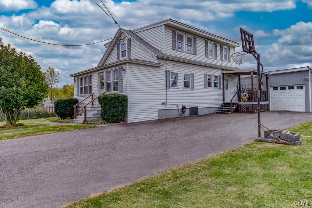 214 Horan Road Camillus, NY 13209 - Photo 2 of 37